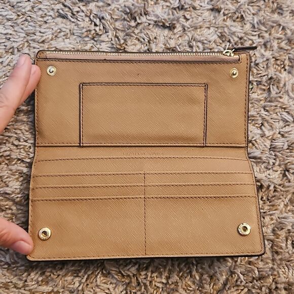 Michael Kors Jet Set Saffiano Leather Wallet Beige - Picture 2 of 5